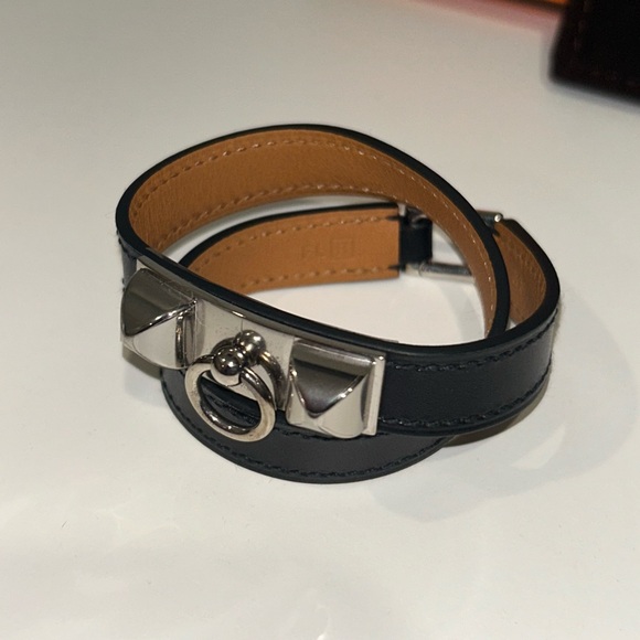 Hermes Behapi Double Tour Bracelet (Black Leather in color) - Picture 4 of 8